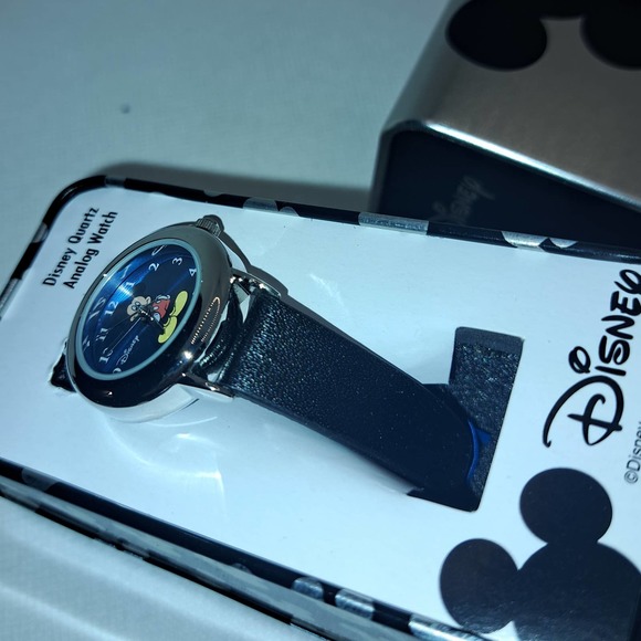 NIB - Beautiful Blue Mickey Mouse with stainless face Blue leather Band - Picture 4 of 8
